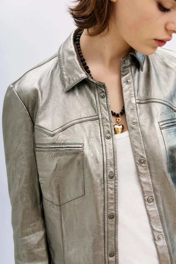 camisa bellota metallic cuero