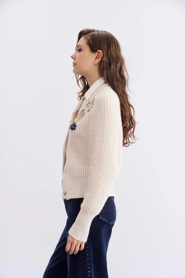 cardigan flower shinny