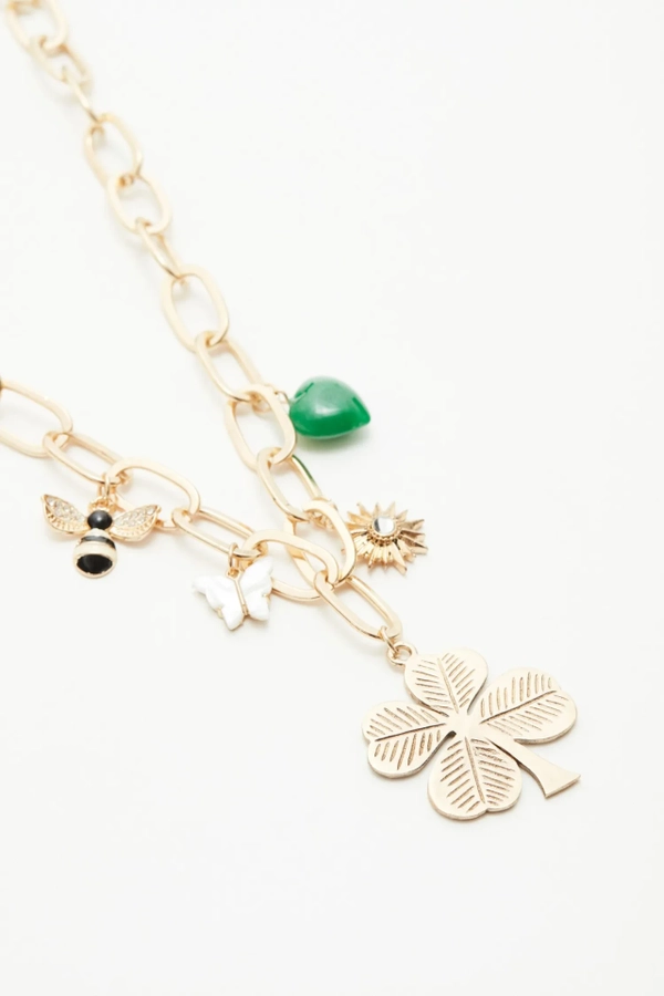 collar chain amulet clover