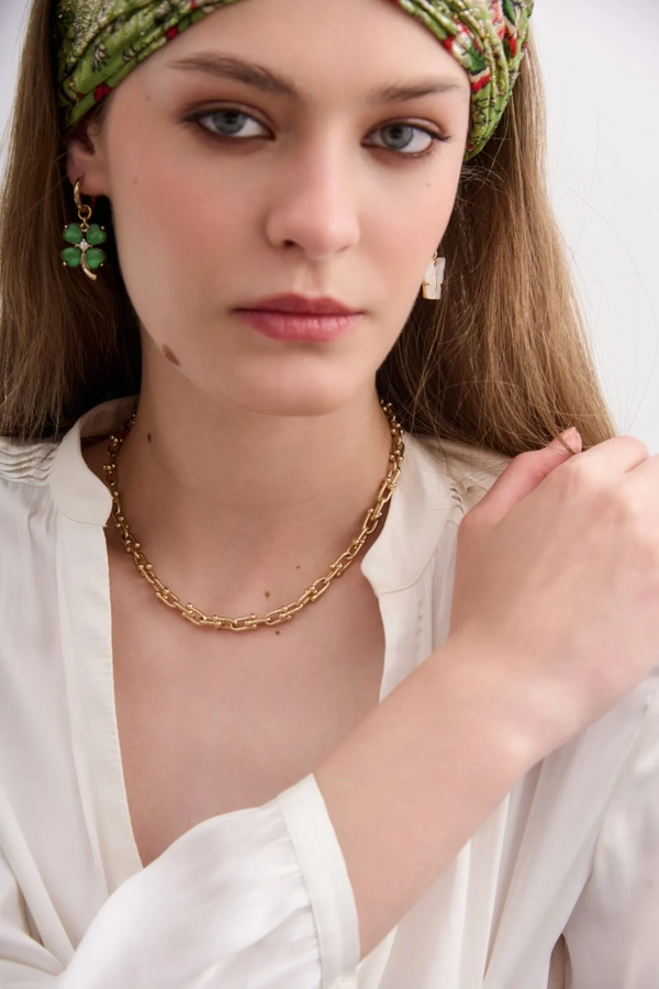 collar chain short