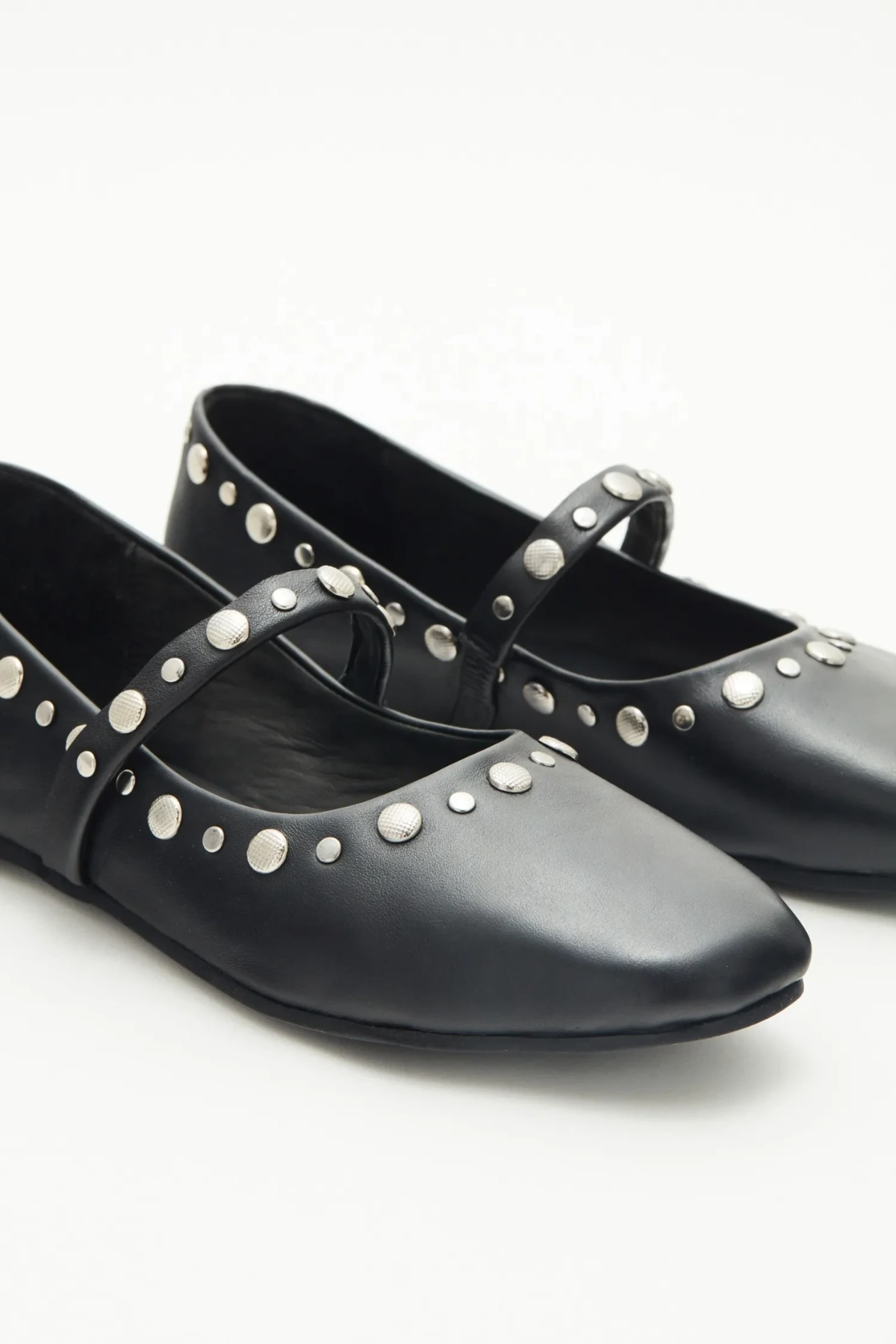 balerina flat studs