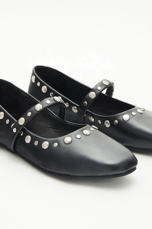 balerina flat studs