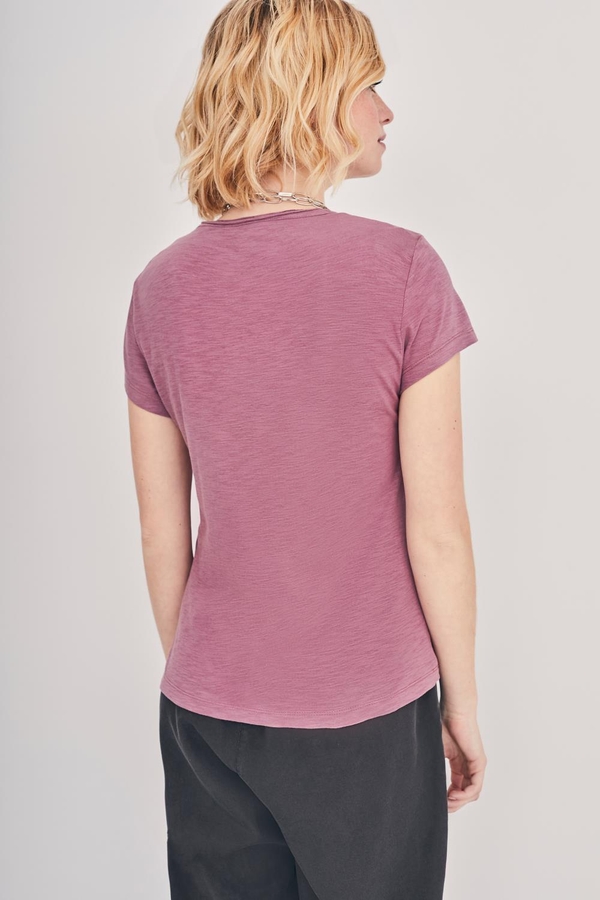 REMERA AMOUR BASIC