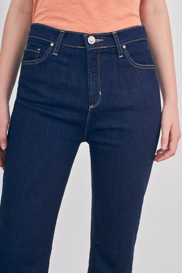 Jean Nina Dusk