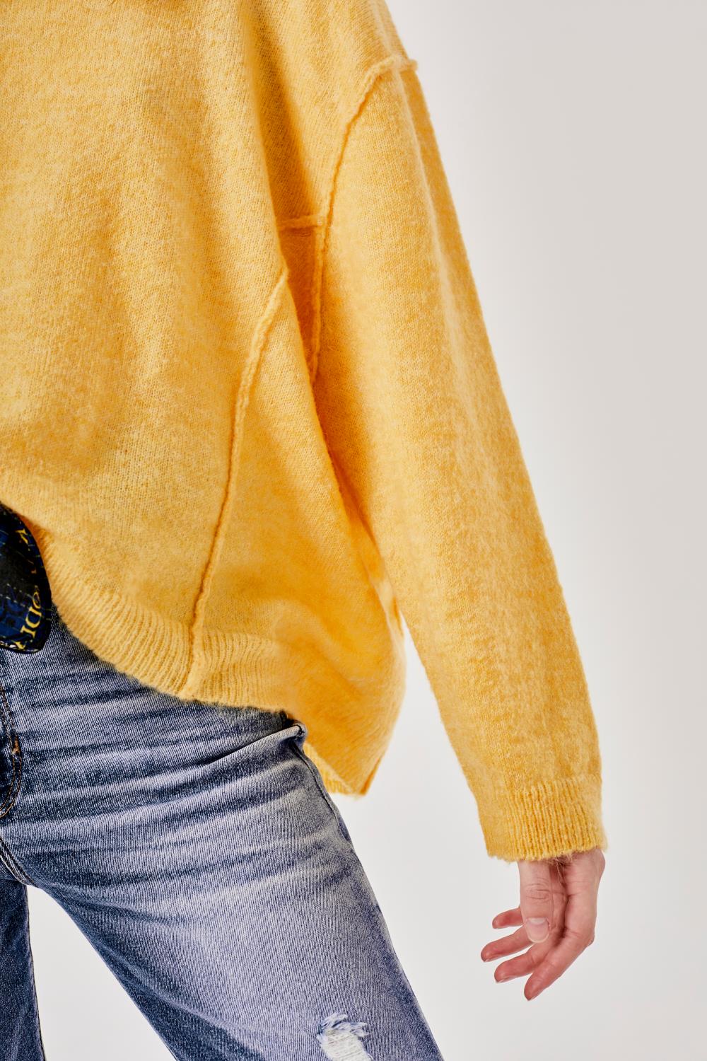 Sweater Be Happy