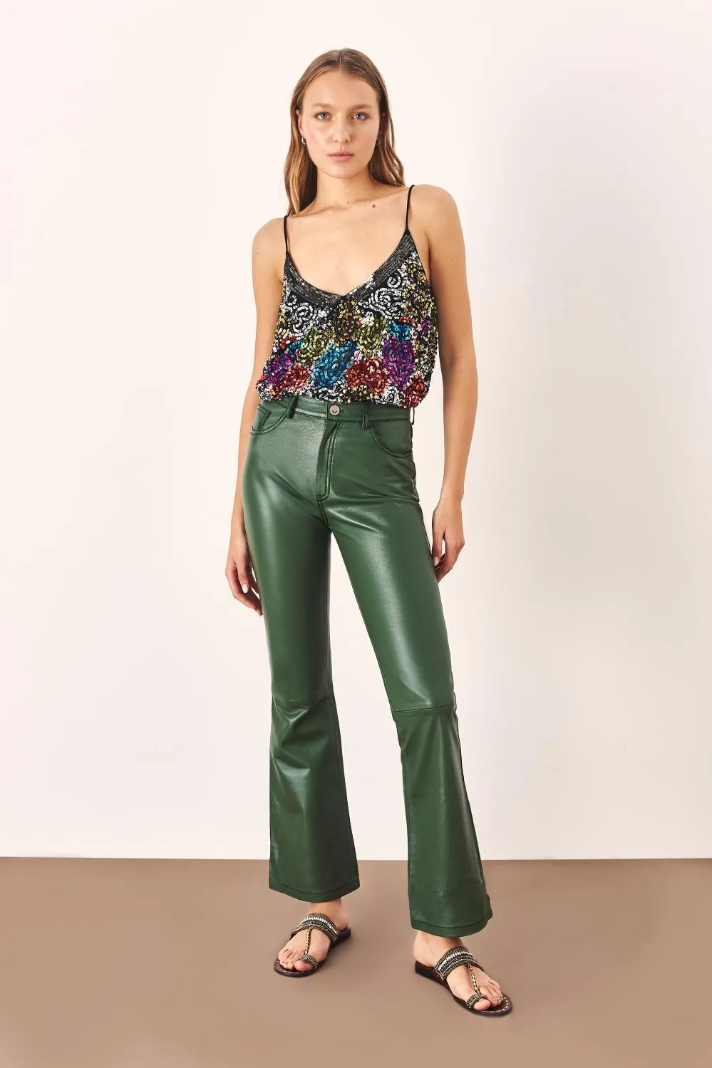 pantalon straight cuero