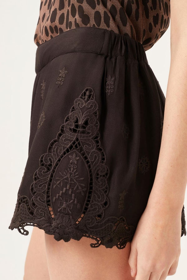 short lace sum