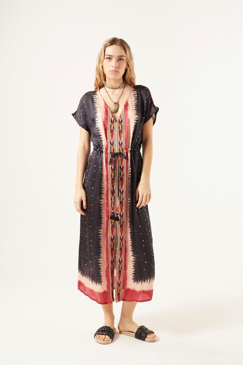 vestido buganda bandani