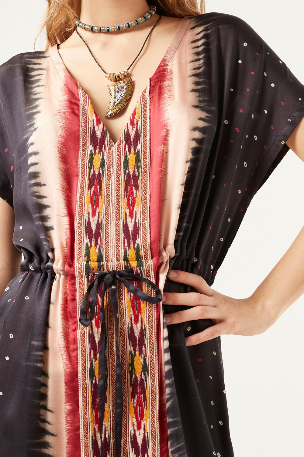 vestido buganda bandani