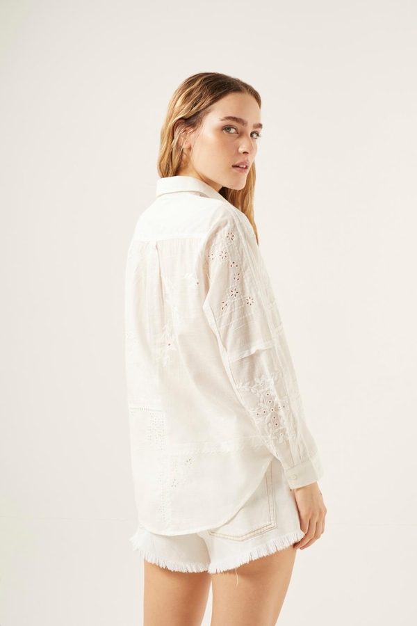 camisa romantic patch