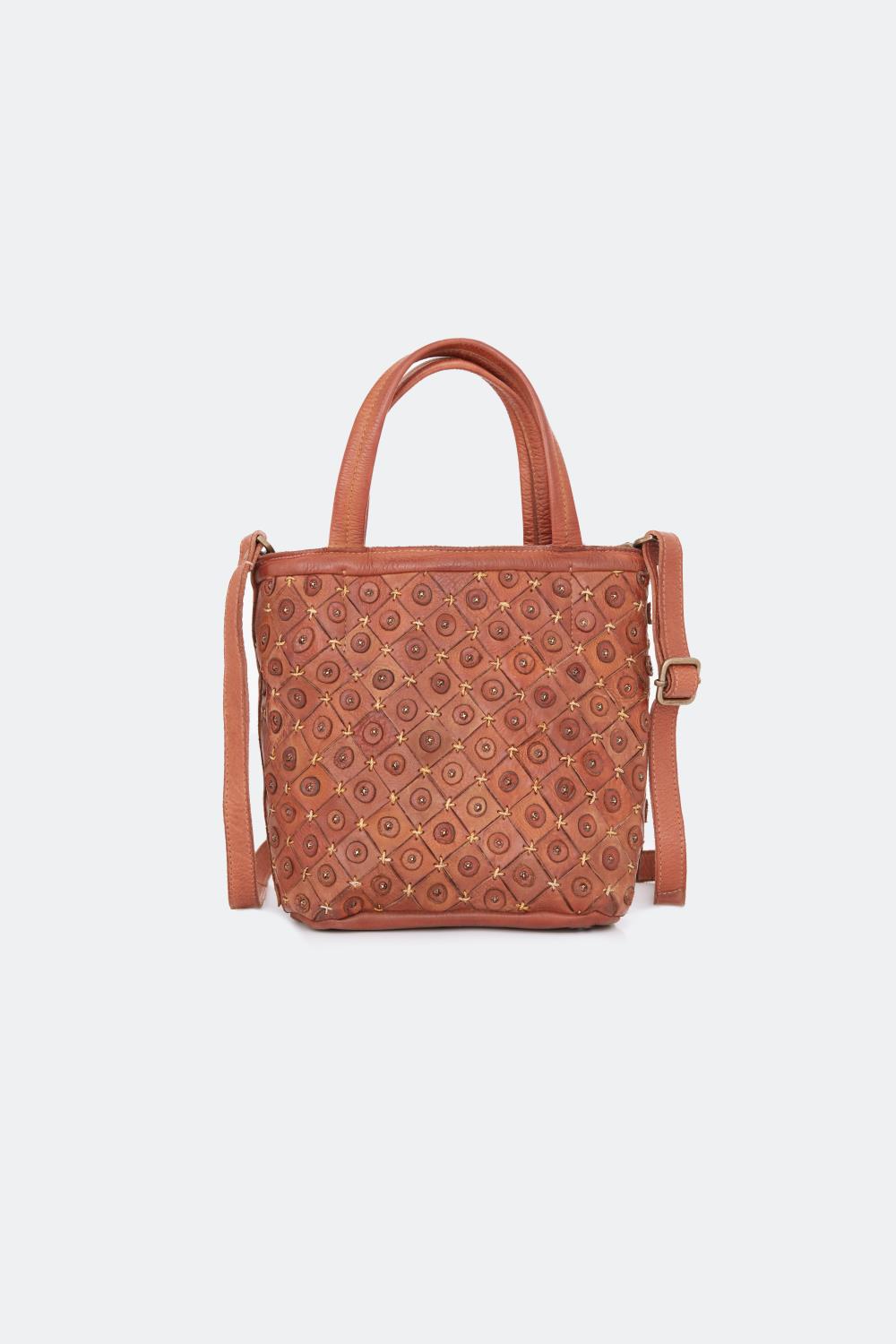 cartera tote buttons