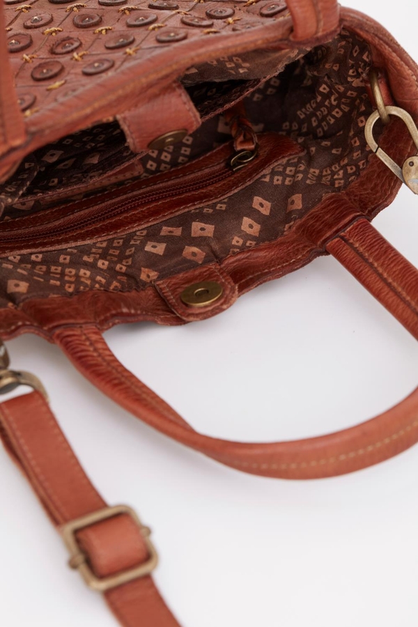 cartera tote buttons