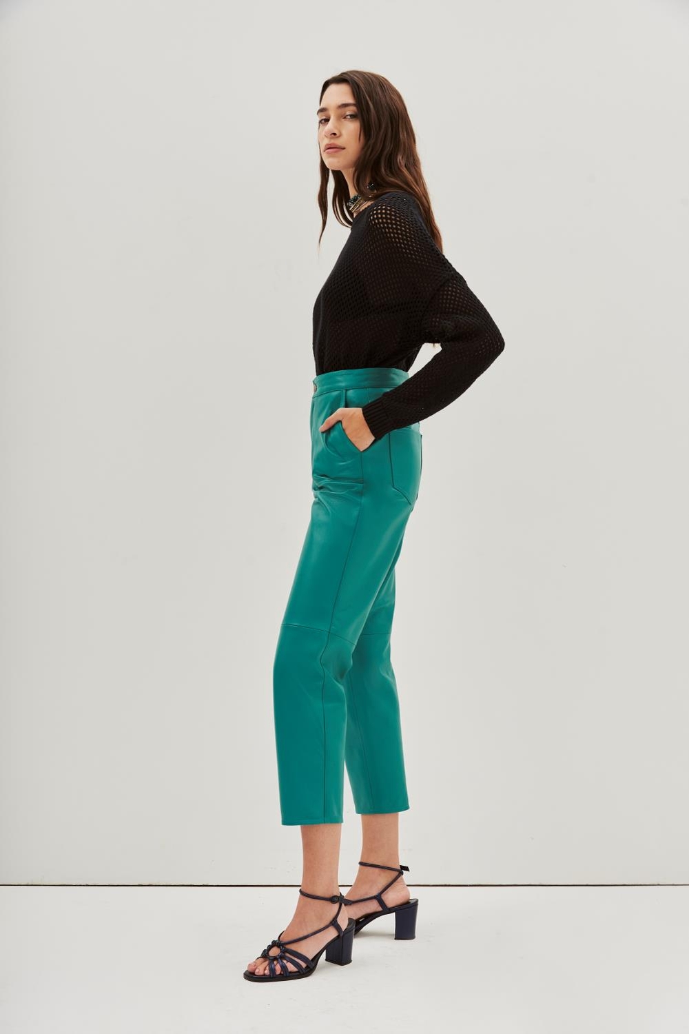 pantalon recto cuero