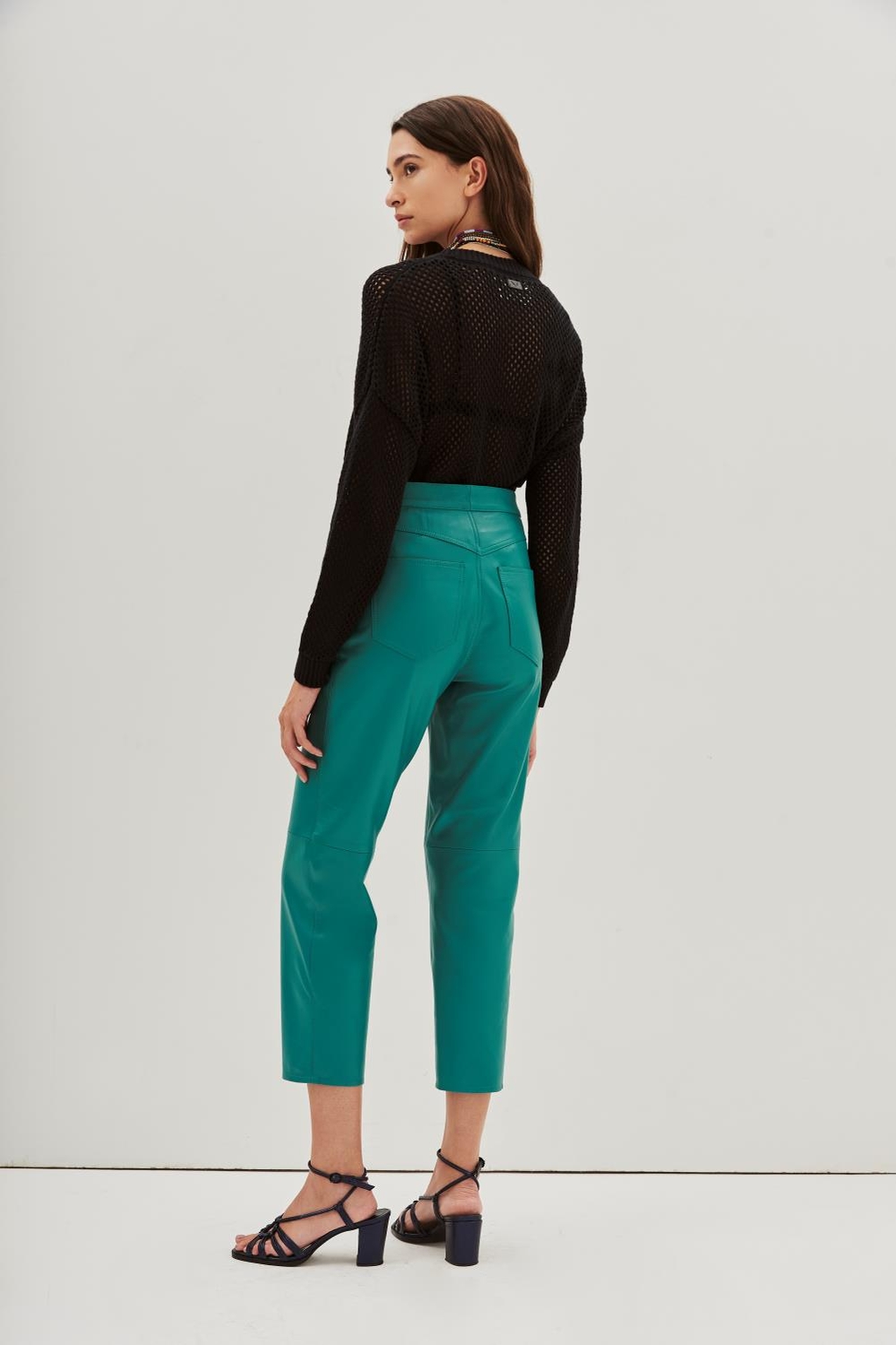 pantalon recto cuero