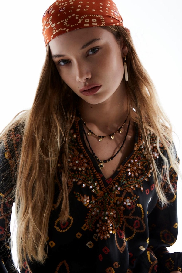 camisa gandha dark bandani