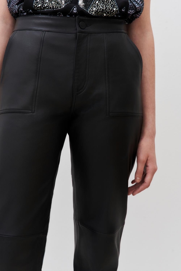 pantalon recto new cuero