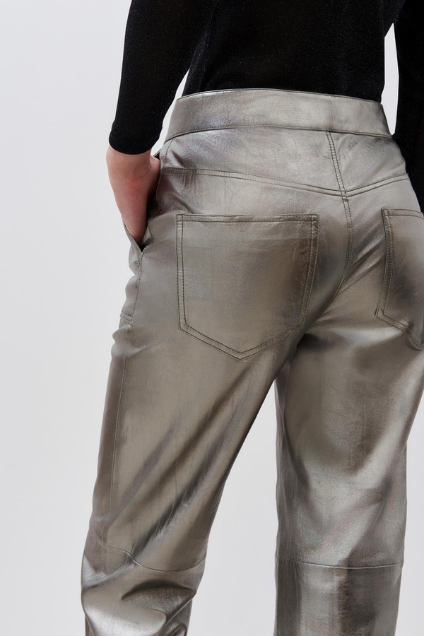 pantalon recto new cuero