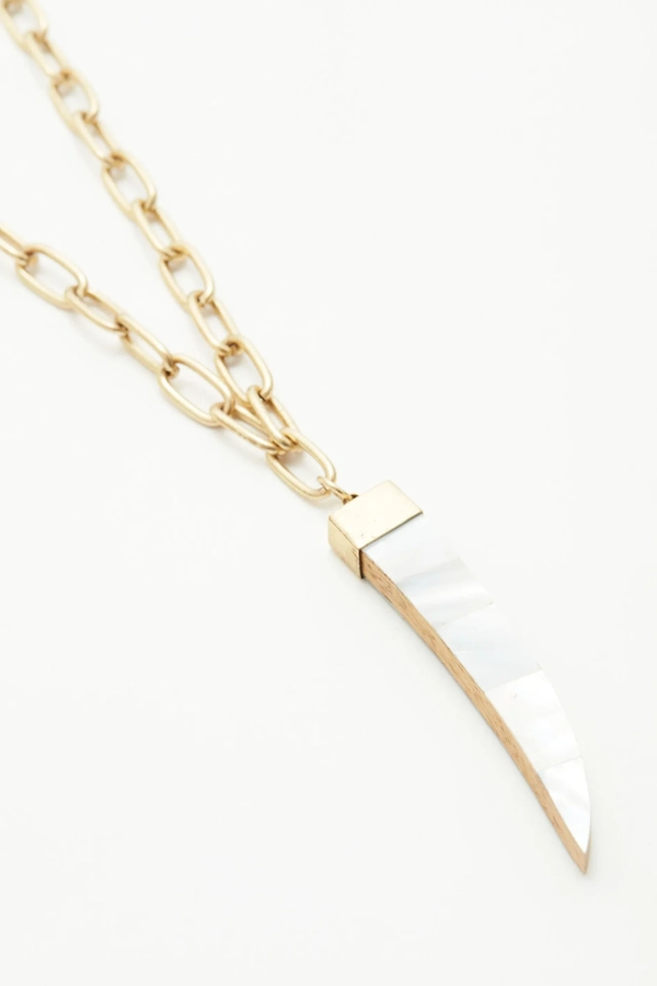 collar horn shell